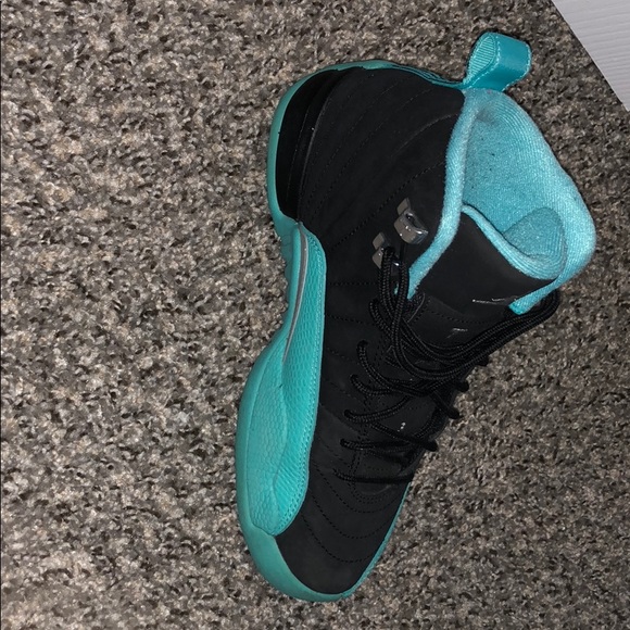 Jordan retro 12 Hyper Jade’s - Picture 3 of 4